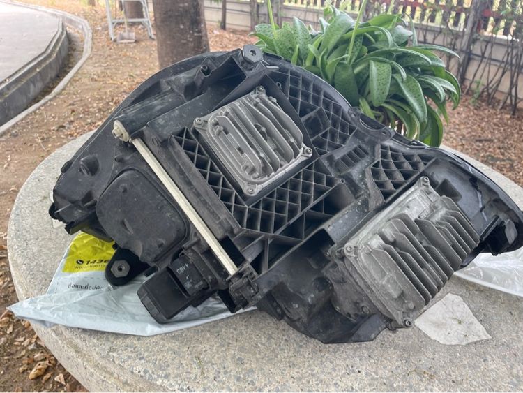 ไฟหน้าข้างขวา พร้อมกล่อง Benz W212  รูปที่ 4