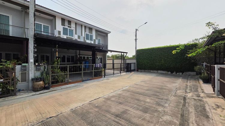 อื่นๆ ไม่ใช่ ขาย ซื่อตรงโคซี่ ทาวน์โฮม 35 ตรม. ขาย 2.69 ล้าน หลังริม ซอยที่ 2 ของโครงการฯ โทร.081-8018954 รูปที่ 2