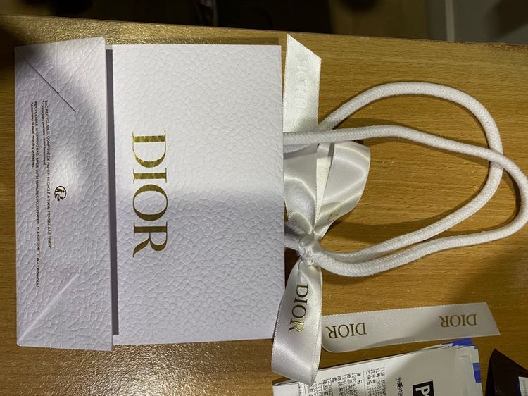ถุงกระดาษสีขาว Christian Dior ผูกโบว์ รูปที่ 3