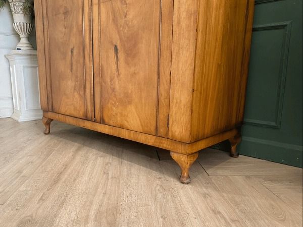 ตู้เสื้อผ้าไม้ 2 บานดปิด สไตล์คลาสสิค รูปที่ 10