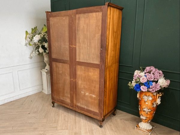 ตู้เสื้อผ้าไม้ 2 บานดปิด สไตล์คลาสสิค รูปที่ 5