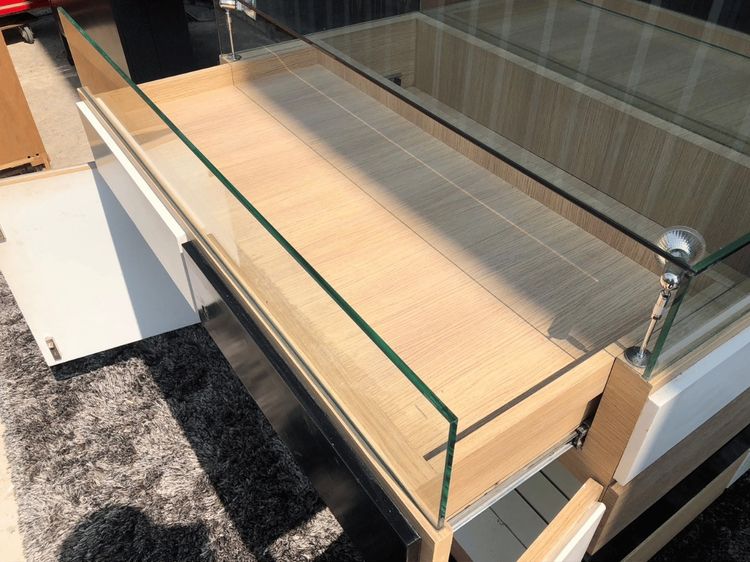 ตู้จิวเวลรี่ ตู้กระจกโชว์สินค้า ตู้กระจกเบเกอร์รี่ ประตูกระจกแบบลิ้นชัก รูปที่ 7