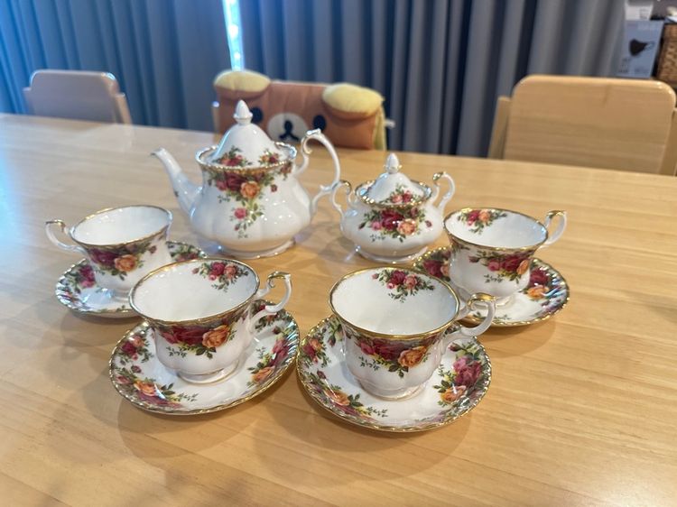 ชุดกาแฟ  Royal Albert