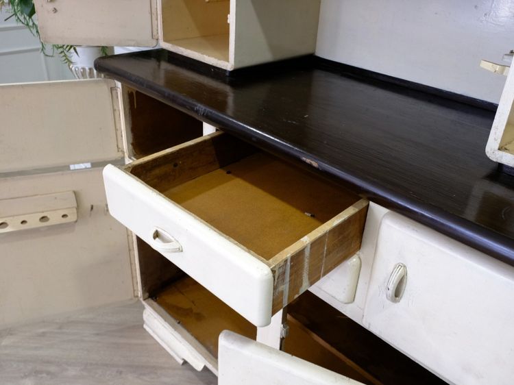 ตู้ครัว โครงไม้ สีครีม งานยุโรปมาจากเยอรมนี รูปที่ 9