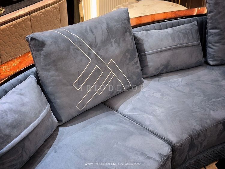 ANCONA Luxurious Italian Sofa โซฟาหรูลัคชัวรี่ ทรงโค้ง รุ่น แอนโคน่า รูปที่ 5