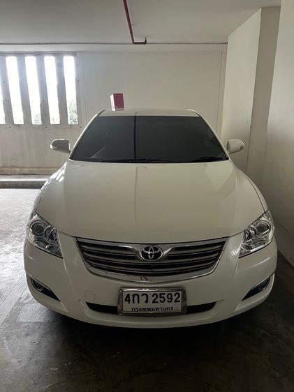 รถ Toyota Camry 2.4 V สี ขาว