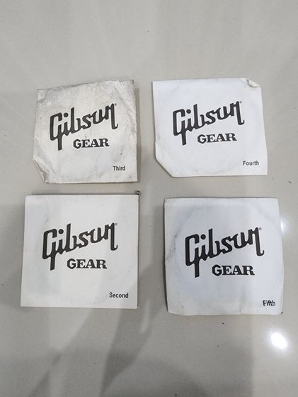สายกีต้าร์ ยี่ห้อ GIBSON ของใหม่ เก่าเก็บเดิมๆ สภาพดี ขายตามสภาพครับ  พร้อมส่ง