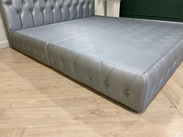เตียงหุ้มหนังดึงกระดุม สีเทา พร้อมที่นอน 6 ฟุต ยี่ห้อ Hermes รูปที่ 15