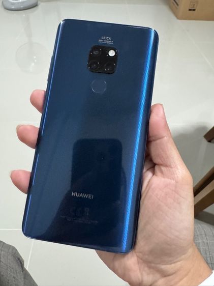 HUAWEI mate 20 สีฟ้า