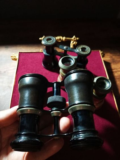 อังกฤษ..กล้องส่องทางไกล opera เก่าโบราณงานอังกฤษเนื้อทองเหลืองทั้งชิ้นสภาพเยี่ยม รูปที่ 6