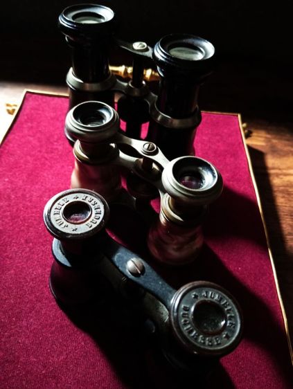 อังกฤษ..กล้องส่องทางไกล opera เก่าโบราณงานอังกฤษเนื้อทองเหลืองทั้งชิ้นสภาพเยี่ยม รูปที่ 13