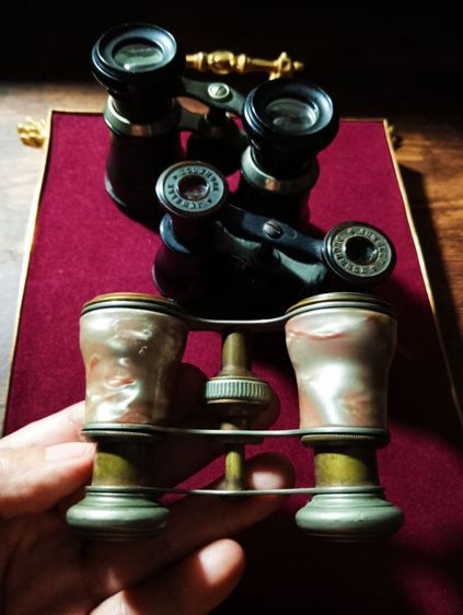 อังกฤษ..กล้องส่องทางไกล opera เก่าโบราณงานอังกฤษเนื้อทองเหลืองทั้งชิ้นสภาพเยี่ยม รูปที่ 3