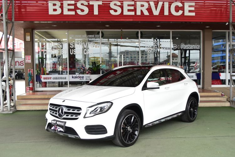 รถ Mercedes-Benz GLA-Class GLA250 สี ขาว