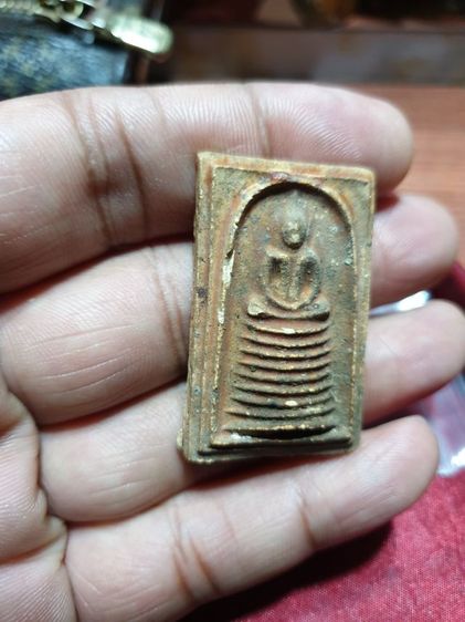 พระสมเด็จ พิมพ์ฐาน 9 ชั้น ปี 2514 เนื้อผง วัดเกาะกลอย จ.ระยอง (หลวงปู่ทิม ปลุกเสก)

และเกจิอาจารย์อีกมากมาย สมัย ปี 14 รูปที่ 4