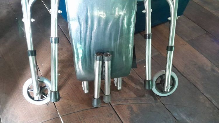 เครื่องช่วยพยุงหัดเดิน หรือไม้เท้า 4 ขา ราคาส่งต่อ รูปที่ 2