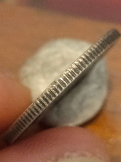 เหรียญ รัชกาลที่ 6 เนื้อเงิน ชนิด สองสลึง ปี 2462 รูปที่ 5