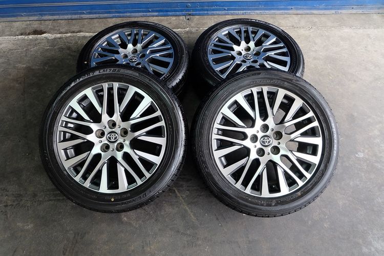 🌻 Toyota Vellfire 18 นิ้ว  + ยาง Dulop LM705 235 50R18 ปี24 