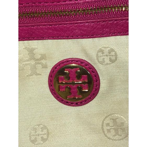 ทอรี่ เบิร์ช Tory Burch กระเป๋าโท้ทลายนูนหนังและผ้าใบโลโก้ Tory Burch รับประกันของแท้ รูปที่ 4