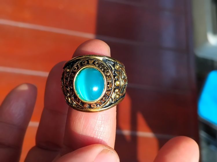 แหวนรุ่น America Education promo ตัวเรือนทอง 10k Yellow Gold น้ำหนักรวม 22.44 กรัม ประดับพลอยสีฟ้า มีสายสังวาลย์คาด (พิเศษ) ด้านในฝังเหล็กไห รูปที่ 13