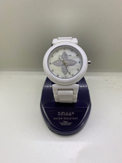 ขาว นาฬิกา. LOUIS  VUITTON