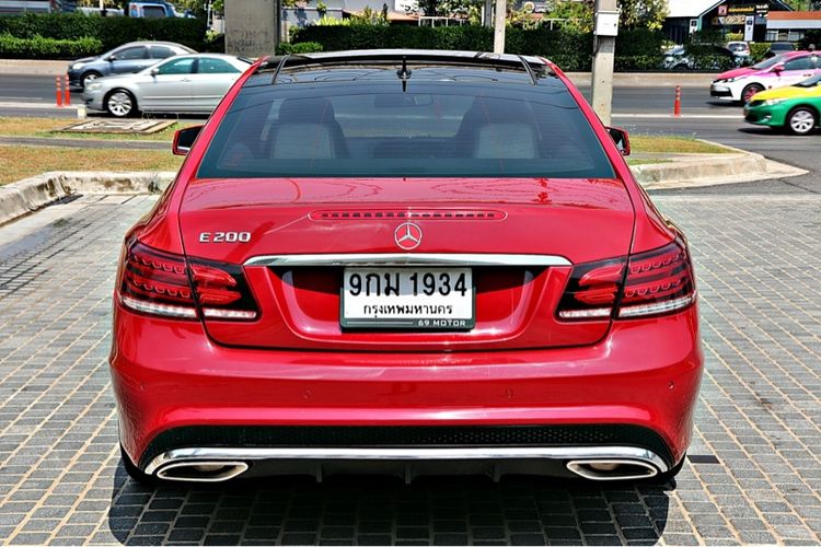 Mercedes-Benz E-Class 2015 Sedan เบนซิน เกียร์อัตโนมัติ แดง รูปที่ 4