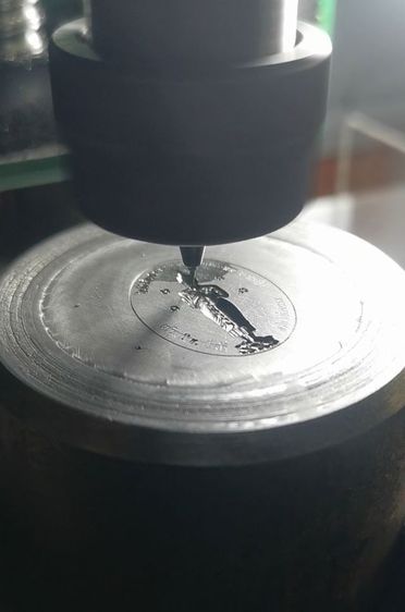 เครื่องCNC แกะสลักบล็อคเหล็ก รูปที่ 8