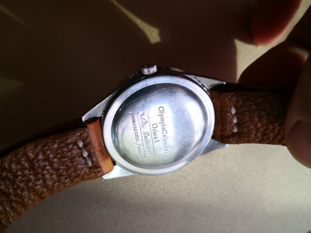 ORIENT Olympia Calendar Swimmer หลังเรือใบ รูปที่ 9