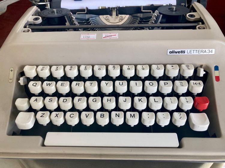 เครื่องพิมพ์ดีดภาษาอังกฤษ Olivetti Leterra 34 รูปที่ 2
