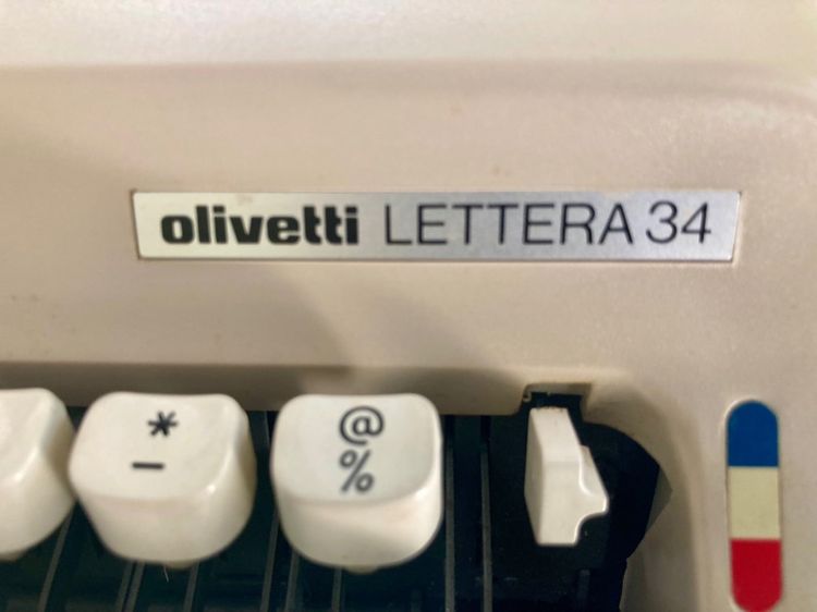 เครื่องพิมพ์ดีดภาษาอังกฤษ Olivetti Leterra 34 รูปที่ 3