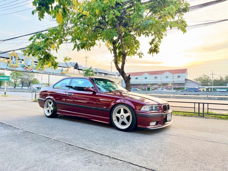 รถ BMW Series 3 320Ci สี แดง