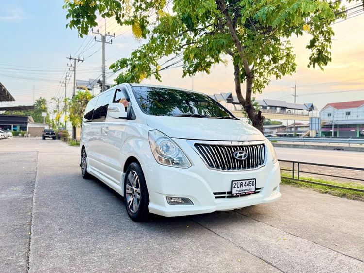 Hyundai H-1  2011 2.5 GRAND STAREX Van ดีเซล ไม่ติดแก๊ส เกียร์อัตโนมัติ ขาว รูปที่ 2