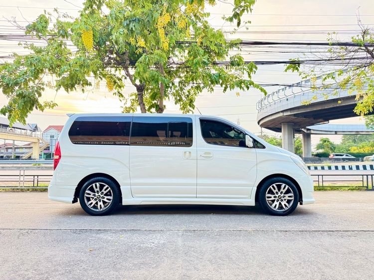 Hyundai H-1  2011 2.5 GRAND STAREX Van ดีเซล ไม่ติดแก๊ส เกียร์อัตโนมัติ ขาว รูปที่ 3