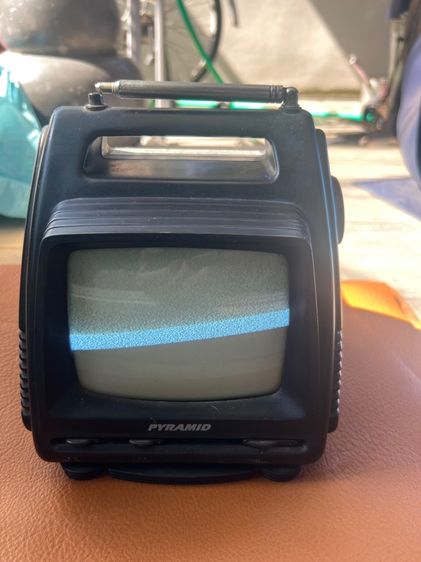 ทีวีเล็กเก่า