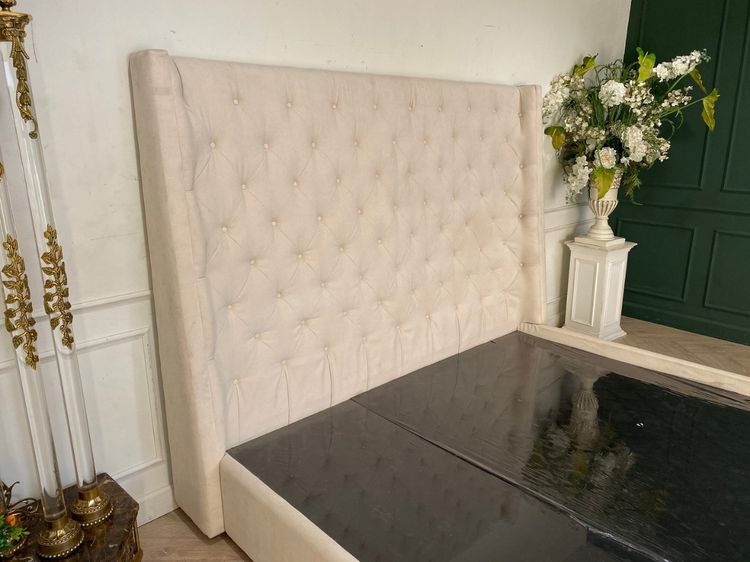 เตียงนอน 6 ฟุต โครงไม้ หุ้มผ้า สีครีม รูปที่ 4