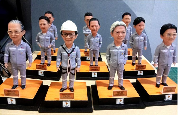 รับปั้นตุ๊กตาหน้าเหมือน ตุ๊กตาล้อเลียน รูปที่ 17