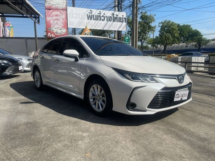 Toyota Altis 2019 1.8 Hybrid High Sedan ไฮบริด ไม่ติดแก๊ส เกียร์อัตโนมัติ ขาว รูปที่ 2