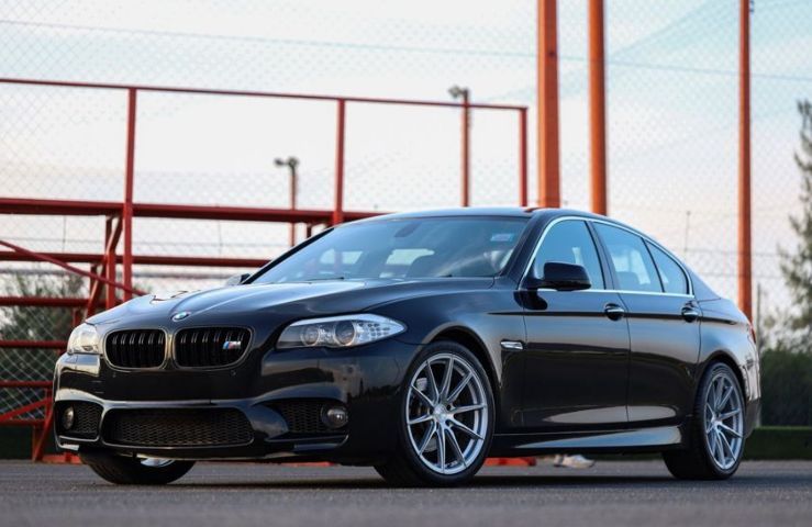 รถ BMW Series 5 523i สี ดำ