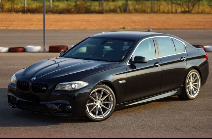 BMW Series 5 2011 523i Sedan เบนซิน ไม่ติดแก๊ส เกียร์อัตโนมัติ ดำ รูปที่ 3