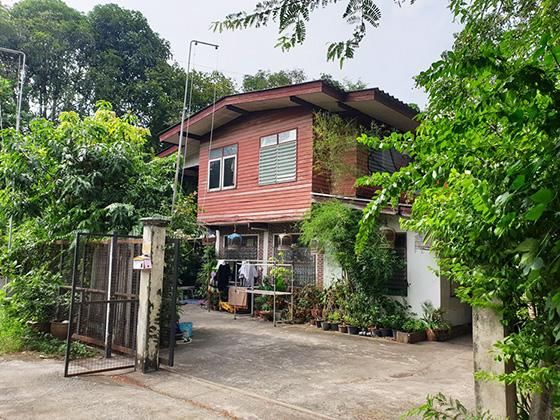 บ้านเดี่ยว+ที่ดินเปล่า เสรีไทย 50 เนื้อที่ 1 ไร่ 82 ตรว.