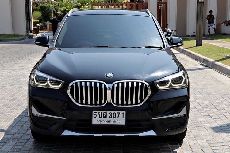 รถ BMW X1 2.0 sDrive20d xLine สี ดำ