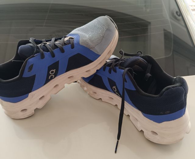 ขาย On cloud Runner size 40 25.5cm สภาพสวย 