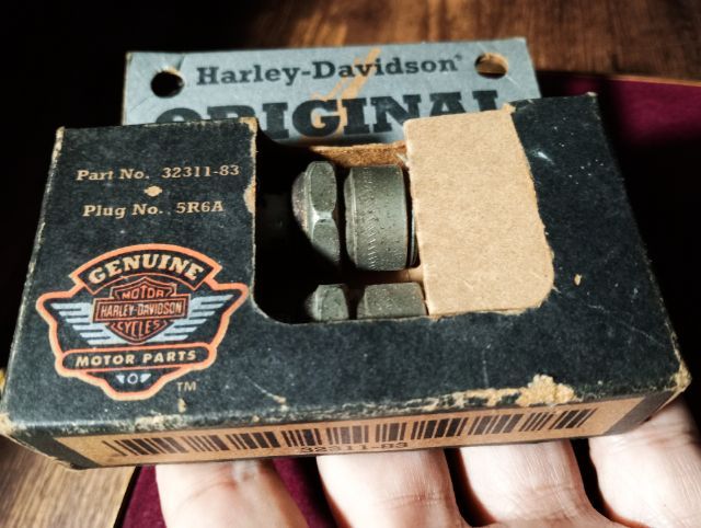 USA.แท้ harley davidson จากอเมริกา หัวเทียน,ตราติดถังน้ำมัน รูปที่ 16