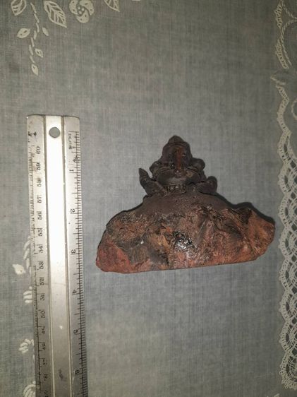 พระพิฆเนศ แร่เหล็กไหลเขาอึมครึม แกะมาจากก้อนเหล็กไหล องค์มีขนาดกว้าง 5 นิ้ว สูง 3.5 นิ้ว อย่างหนา มีน้ำหนัก เก่า สวยงาม  พระพิฆเนศวร เทพเจ้า รูปที่ 7