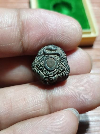 รูปหล่อ ลูกอมหนุมาน ฉลองชัย หลวงพ่อดำ วัดเขาพูนทอง จันทบุรี ปี 44 สภาพสวย คลาสสิค พบเจอน้อย รูปที่ 5