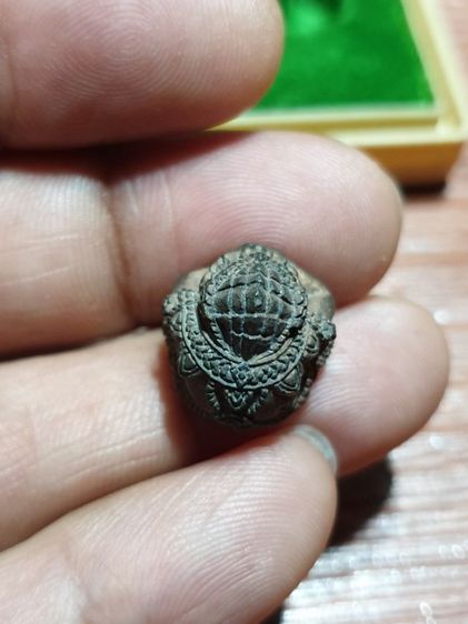 รูปหล่อ ลูกอมหนุมาน ฉลองชัย หลวงพ่อดำ วัดเขาพูนทอง จันทบุรี ปี 44 สภาพสวย คลาสสิค พบเจอน้อย รูปที่ 9