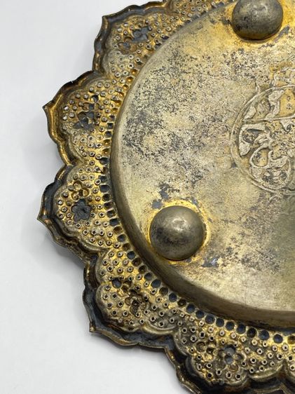 ถาด ทองเหลือง ตอกลายกะไหล่ทอง โบราณเก่าสะสม รูปที่ 10