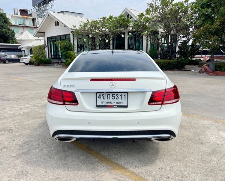 Mercedes-Benz E-Class 2017 E250 AMG Sedan เบนซิน เกียร์อัตโนมัติ ขาว รูปที่ 2