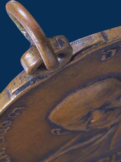 พระบ้าน ให้เช่าเหรียญหลวงพ่อแดง วัดเขาบันไดอิฐ จ.เพชรบุรี รุ่นแรก ปี 2503 เนื้อทองแดง สวย รูปที่ 2