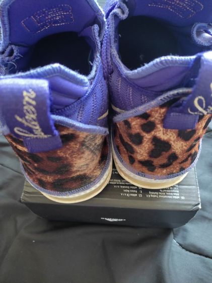 Lebron Nike  รองเท้ากีฬา บาสเกตบอล LA Lakers  รูปที่ 3