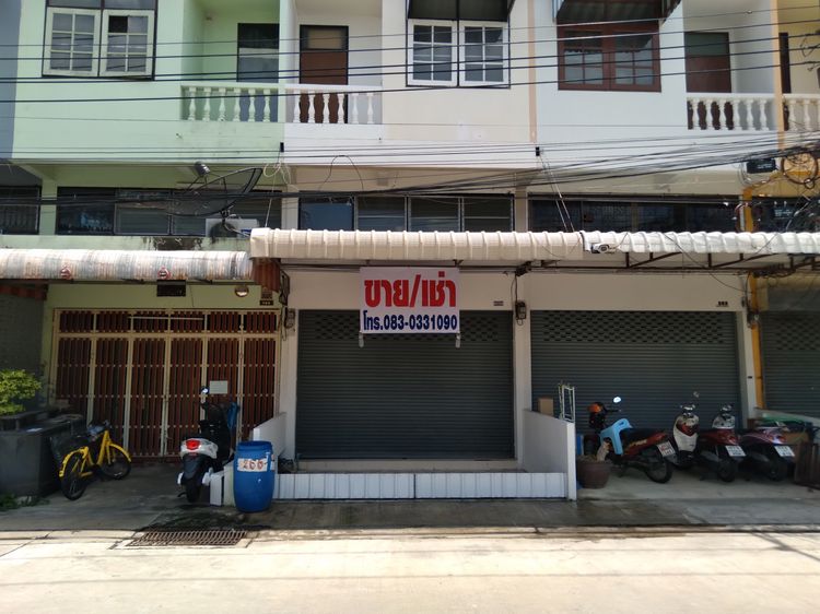 ขายตึกแถว2.5ชั้น 20ตร.ว ลาดพร้าว101แยก19 ทำเลดีใกล้รถไฟฟ้า  ค้าขายได้ มีผู้เช่าเก็บค่าเช่ากินได้เลย ขาย3.85ล้าน สนใจโทร 083-0331090 ทศ